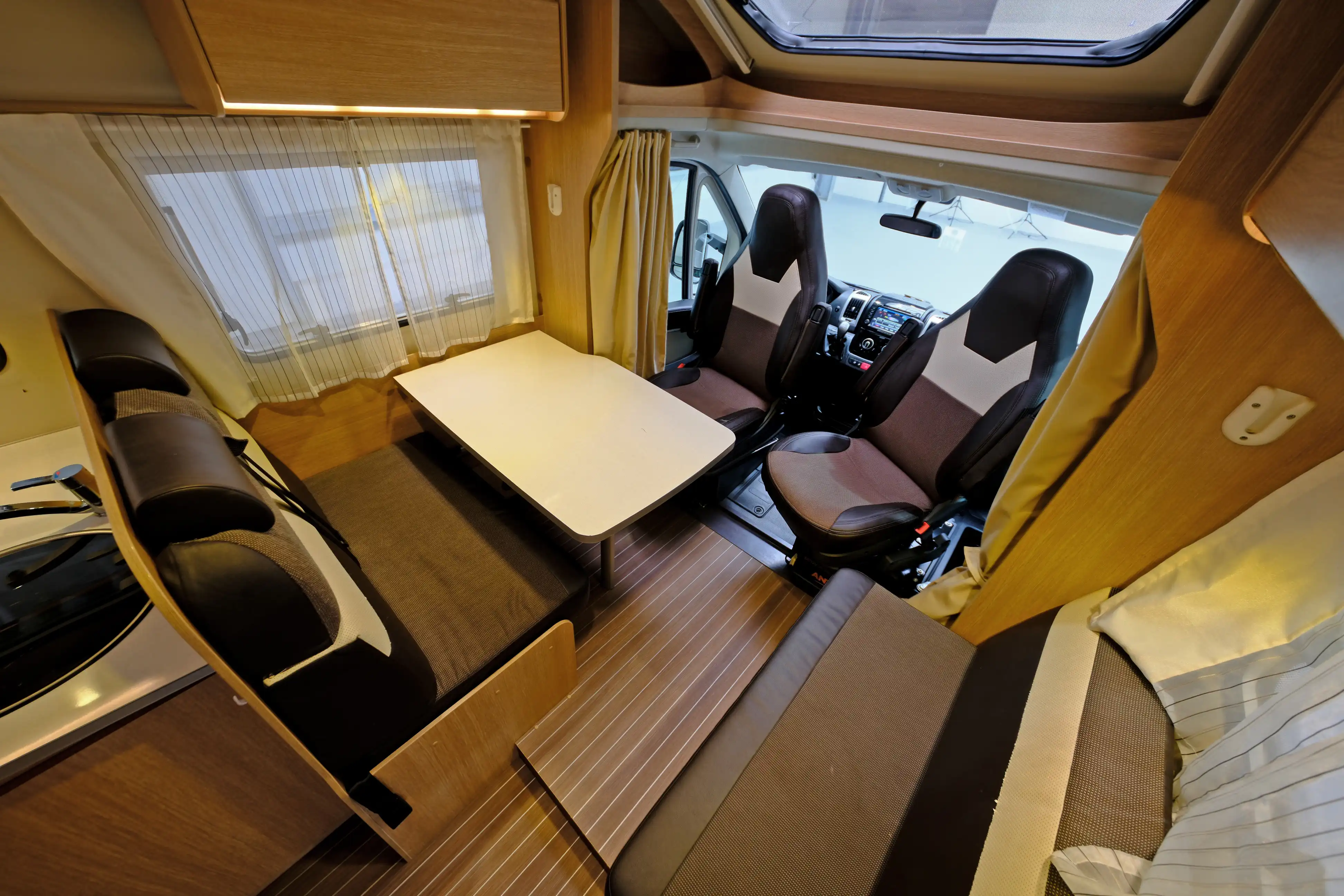 SUNLIGHT T 67